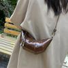 Textured crescent bag 2025 winter new women's bag niche design shoulder bag simple retro messenger bag tide