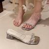 Универсальные прозрачные однословные драг женственность средний каблук 2025 новый летний страз верхняя одежда толстый каблук французский кристалл крутые шлепанцы