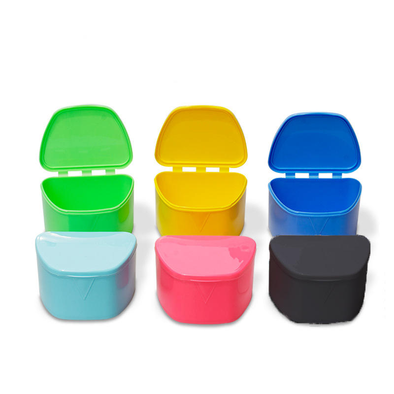 Стоматологическая коробка для зубных протезов Ортодонтическая коробка для зубной каппы Контейнер для ретейнера Пластиковый контейнер для отбеливания зубных протезов