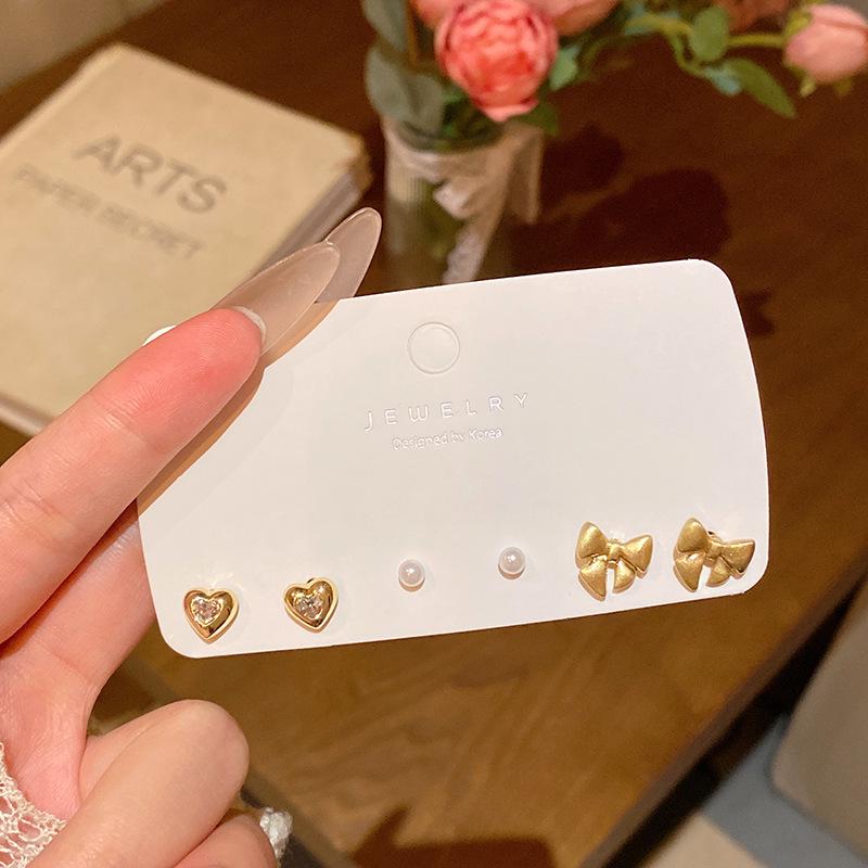 «Набор для пирсинга ушей с жемчугом в корейском стиле»: Маленькие, универсальные серьги для студентов — элегантные и простые ювелирные изделия высокого класса.