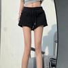 Ayollar uchun yozda yupqa, yuqori bel, bogʻichli, keng paqli, ozdiruvchi uch nuqtali kundalik sport shortlari