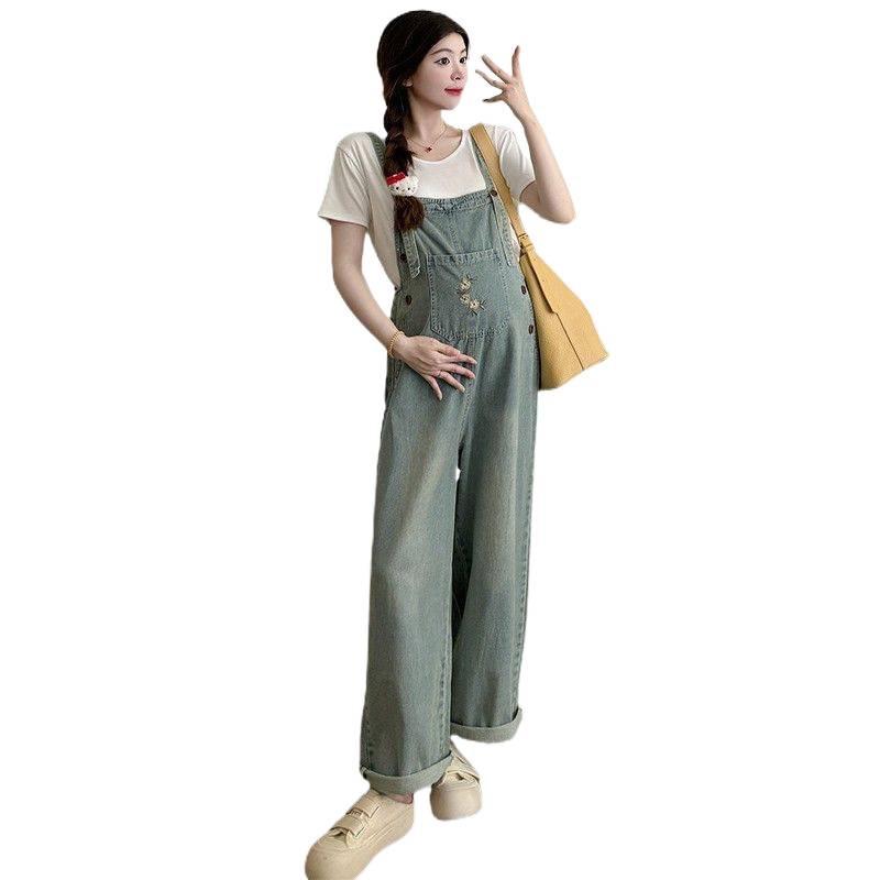 2026 Summer Maternity Fashion: Loose Retro Denim Overalls & Slimming White T-shirt Two-Piece Set
