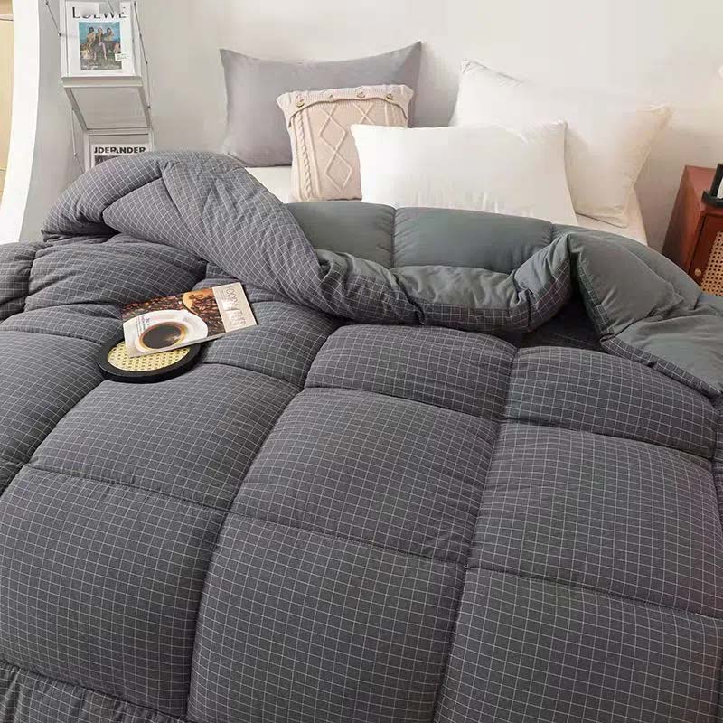 Сердцевина одеяла утолщается за счет стирки хлопка весной и осенью, чтобы сохранить тепло. Одеяло с кондиционером в одноместном или двухместном общежитии.