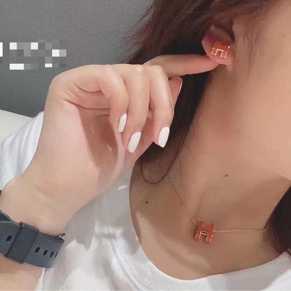 Серьги-гвоздики Aijia H с эмалированными буквами, покрытие 18 каратным золотом, большие и маленькие размеры, легкая роскошь для женщин