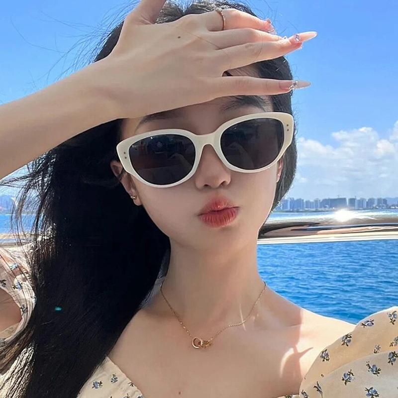 White cat eye sunglasses Internet celebrity sunglasses new ins European and American spice girls style style photo female tide senior