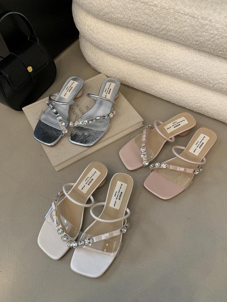 French Beautiful Rhinestone Square Head Sandals Women's Summer 2025 New Seaside Vacation Open-toed Cool Slippers