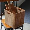 Плетеная коробка для хранения: Универсальная корзина для организации книг, журналов, закусок, игрушек и многого другого в гостиной или кабинете.