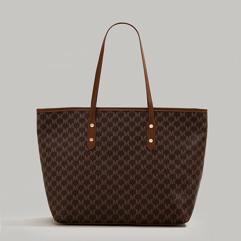 Женская сумка высокого класса большой вместимости, новая модная нишевая универсальная сумка для поездок на работу 2025 года, модная сумка-тоут на одно плечо