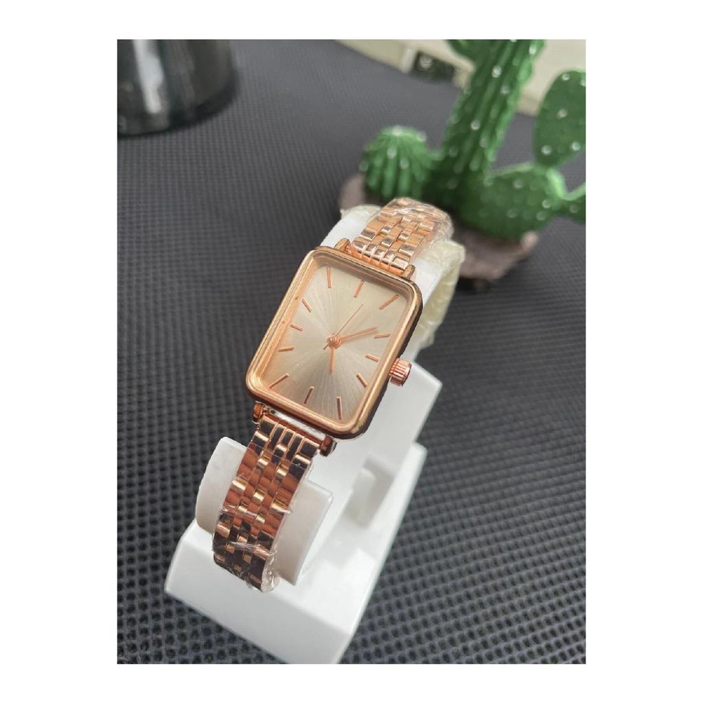 Retro Strap Women's Wristwatch