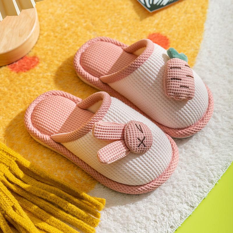 Новые зимние детские тапочки из хлопка, хлопковая обувь на плоской подошве, нескользящие детские зимние тапочки из плюша для девочек