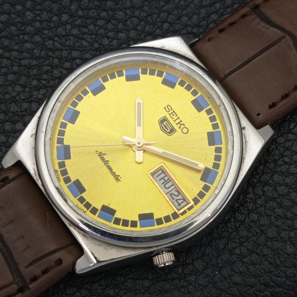 Seiko 5 АВТОМАТИЧЕСКИЕ ВИНТАЖНЫЕ ЯПОНСКИЕ МУЖСКИЕ ЧАСЫ С ЗОЛОТИСТЫМ ЦИФЕРБЛАТОМ a701657-5 R206c-a701657
