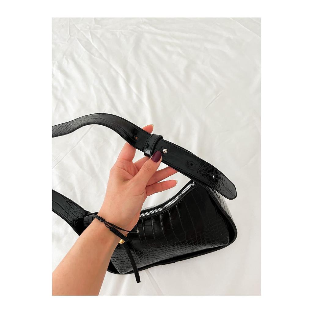 Women's Crocodile Patterned Black Baguette Bag