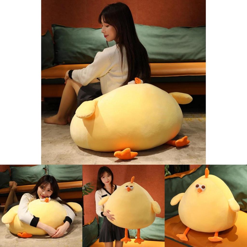 Милая плюшевая игрушка в виде жёлтого цыплёнка для детей и взрослых. Мягкая и приятная на ощупь набивная игрушка.