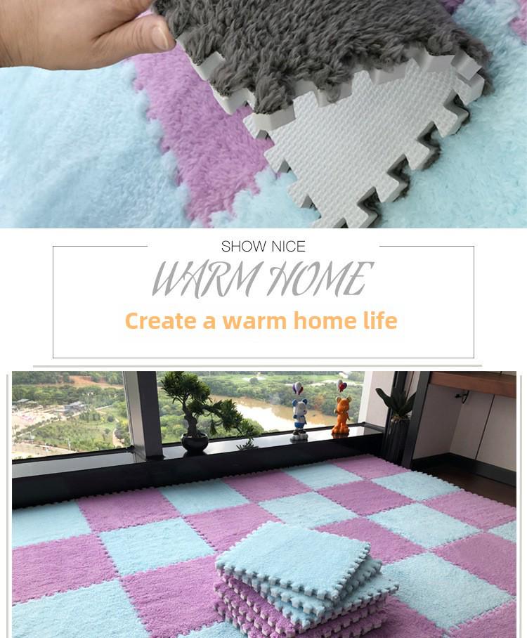 Мягкий тканевый клетчатый коврик для пола серого и бежевого цвета с соединяющимися плитками