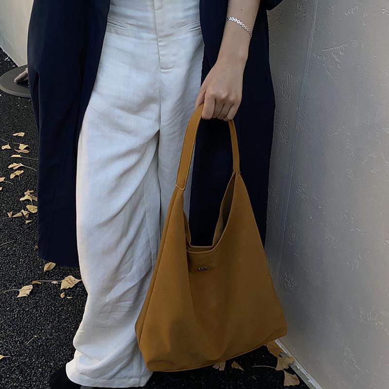 Large capacity commuter tote bag women's 2026 new fashion handbag retro shoulder bag casual armpit bag