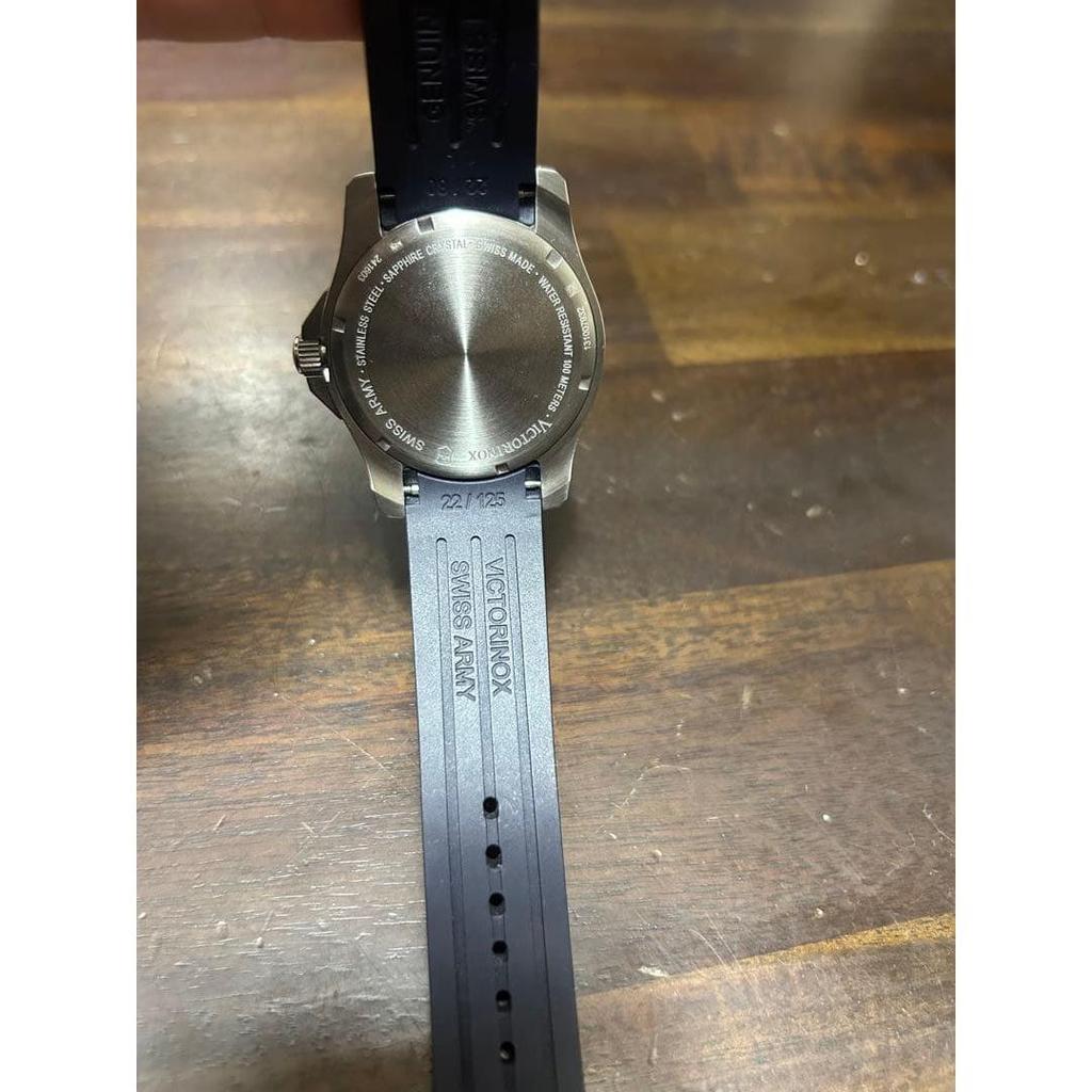 Подержанные дайверские часы Victorinox Maverick синие