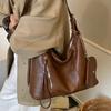 Корейская версия сумки-тоут большой вместимости для поездок на работу, женская, 2025, новая модная, ретро, сумка-тоут, высококлассная нишевая на плечо, сумка-мессенджер