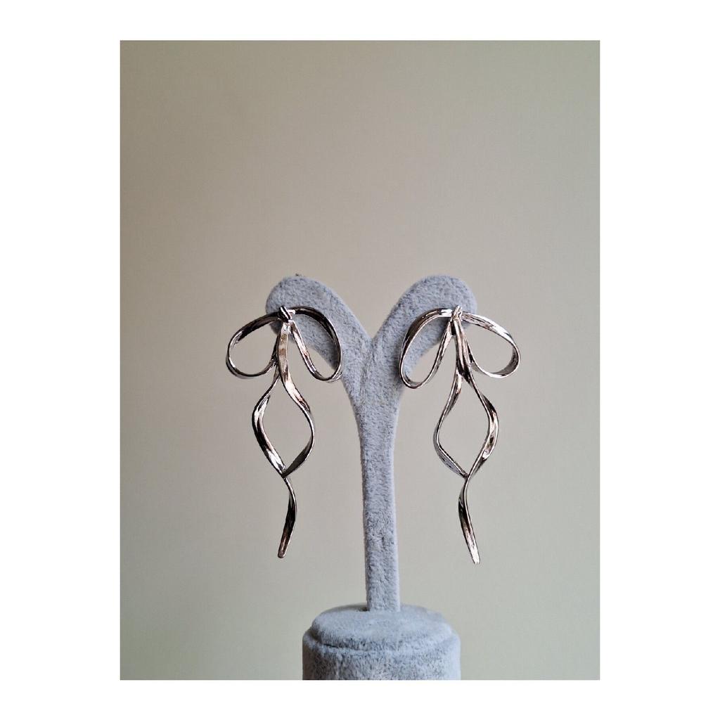 Стальная серьга-бантик, золото