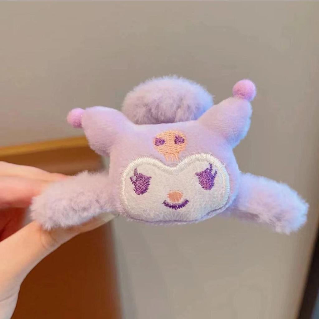 Women's Plush Hair Clip - Cute Winter Cartoon Shark & Bear Claw Design