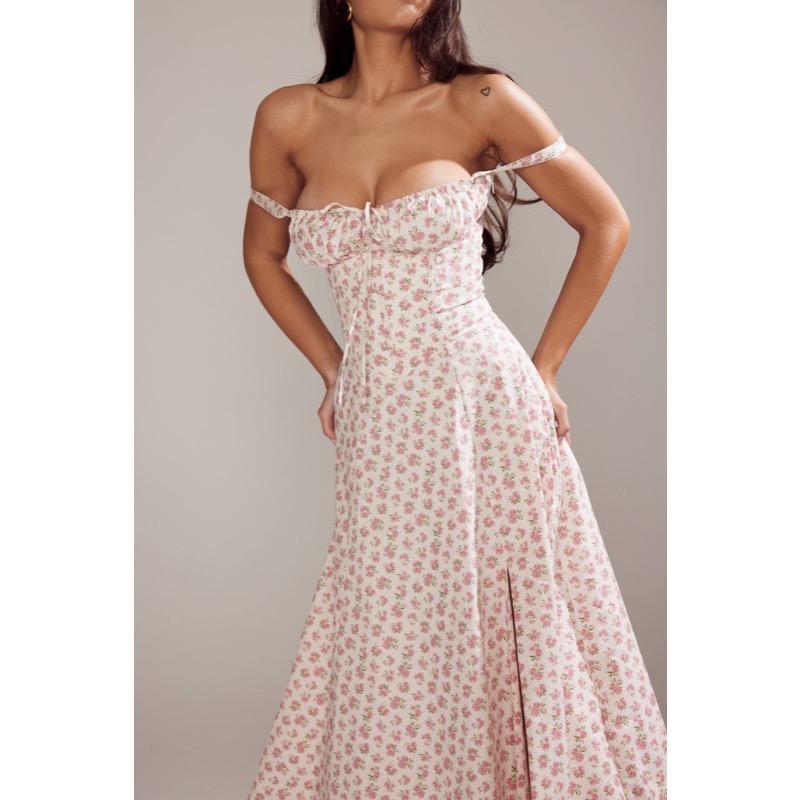 Летнее облегающее платье-комбинезон