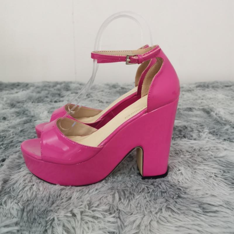 Женские сандалии, летние пикантные сандалии из флока на платформе с открытым носком и пряжкой на ремешке, черные вечерние красные свадебные туфли на высоком каблуке