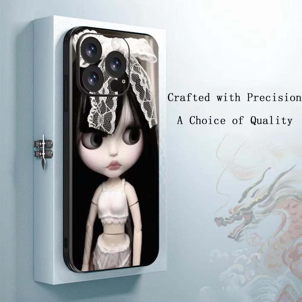Bl-ytheS Милый дизайн модной куклы Чехол для телефона Для iPhone 17 16 16e 15 14 13 12 11 Plus Mini Pro Max Мягкий черный Ударопрочный чехол