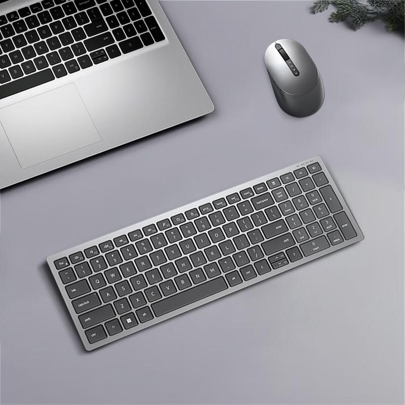 Dell Беспроводная клавиатура и мышь в комплекте