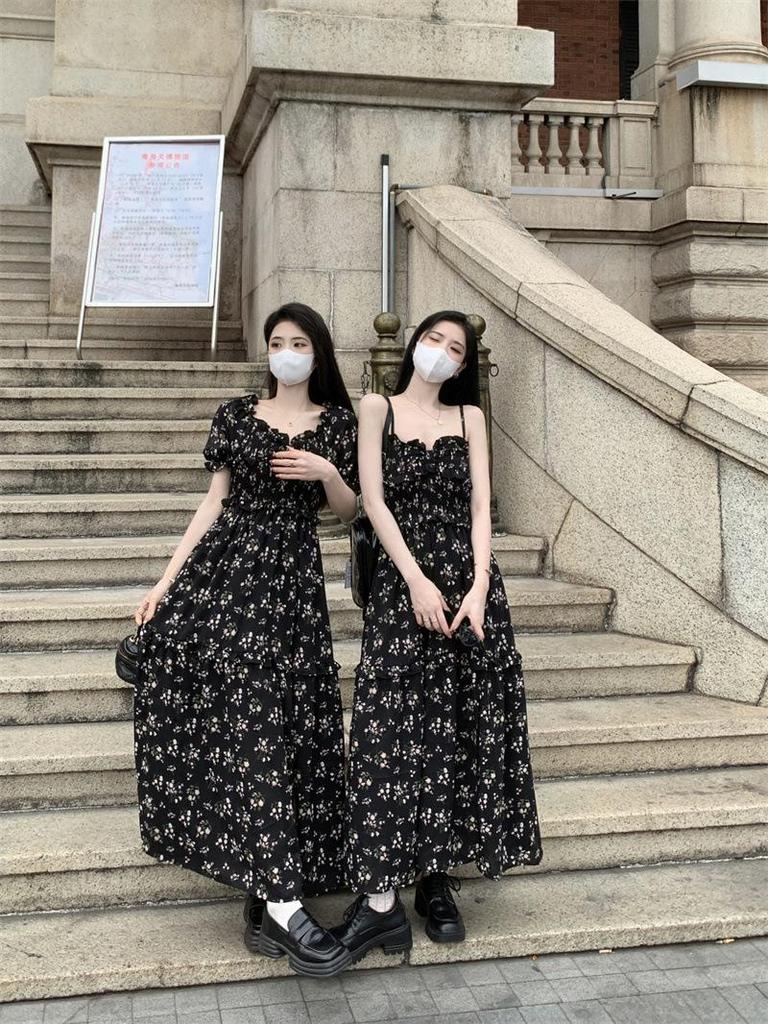 Летнее платье из шифона с цветочным принтом для женщин - дизайн 2025 года с утягивающей талией, разрезом и квадратным вырезом горловины