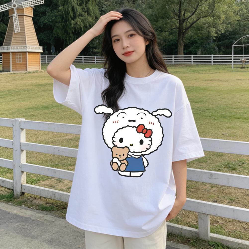 2026 New Kitty X Shinchan Print TShirt Cute Sanrio Loose Fit Casual Tee Harajuku Style Short Sleeve Top Couple Clothing Unisex