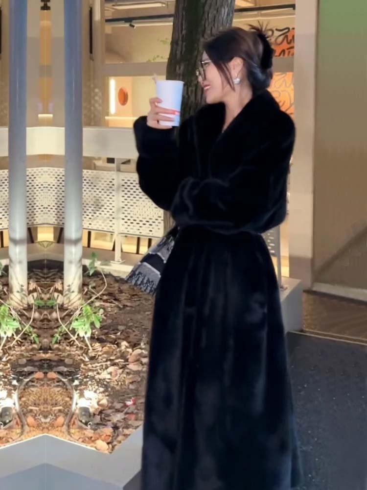 Меховая куртка женская зеленая фруктовый воротник норковая шуба 2024 зимняя меховая экологически чистая меховая утолщенная теплая плюшевая верхняя часть