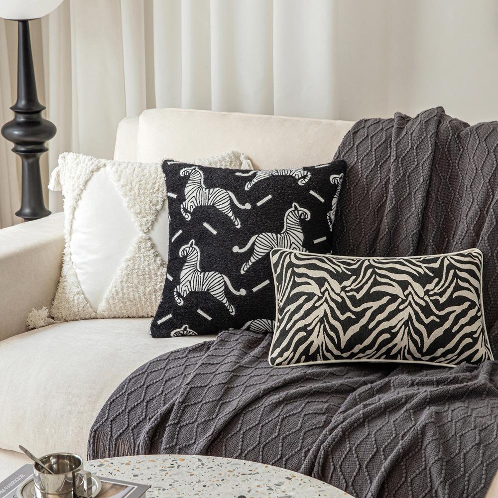 French Small Fragrant Pillow High-end Soft Living Room Sofa Light Luxury Pillow Cushion Square Pillow Cover Bedside Cushion