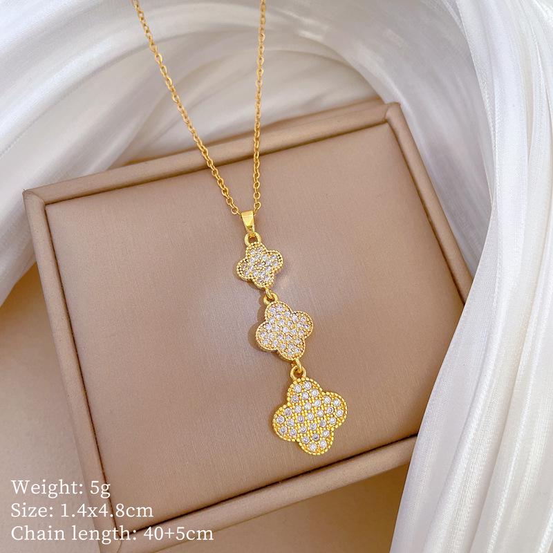 Подвеска-месяц из титановой стали: Элегантный дизайн микро-паве с полным бриллиантовым покрытием, сверкающий и стильный для женщин.