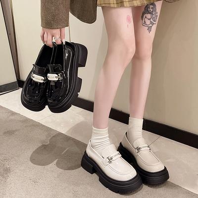 Черные лоферы на платформе женские осень и зима 2025 новые ретро толстый каблук одинарная обувь платформа маффин британский стиль маленькие кожаные туфли