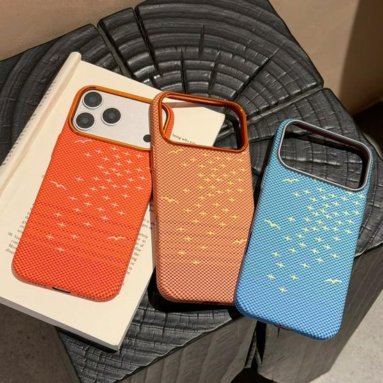 iPhone 17 Pro Max Магнитный чехол из кевлара - Защитный с полным покрытием из углеродного волокна (Apple 16/15)