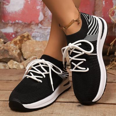 Мода 2025 Модные черно-белые полосатые кроссовки для бега для женщин Дышащие сетчатые трикотажные кроссовки Женские противоскользящие повседневные спортивные туфли