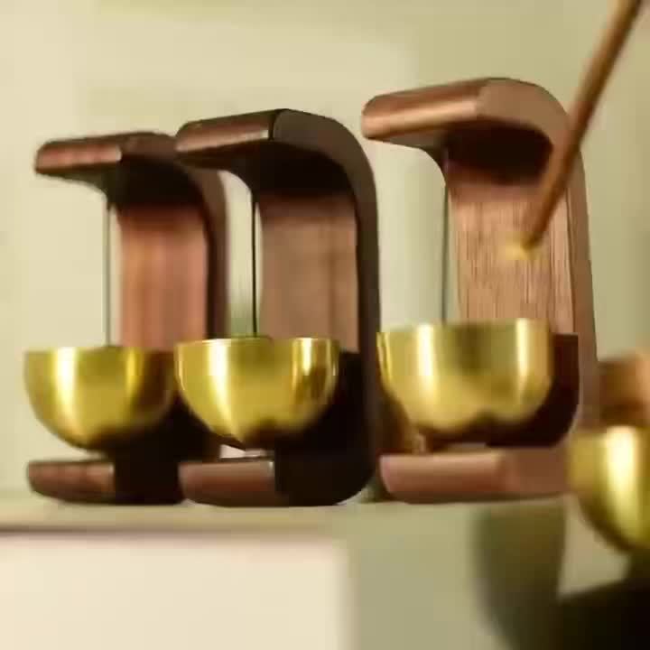 1 шт. Магнитный дверной звонок с клейкой основой; набор латунных колокольчиков, прост в установке, прочный и стильный праздничный декор для входа в дом.