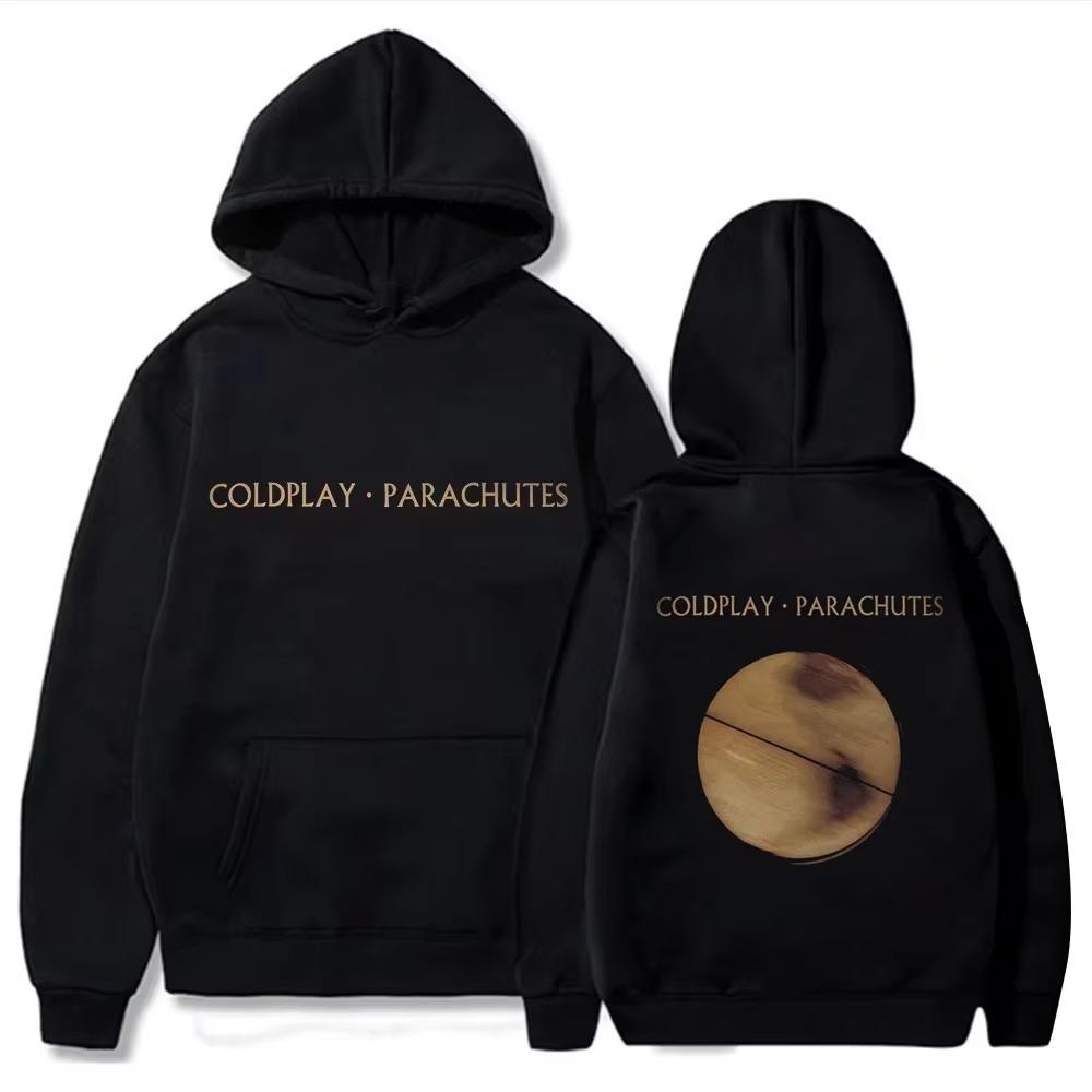 Свитеры — это удобная, модная и гендерно-нейтральная одежда для весны и осени 2025 года, отличающаяся модным дизайном.