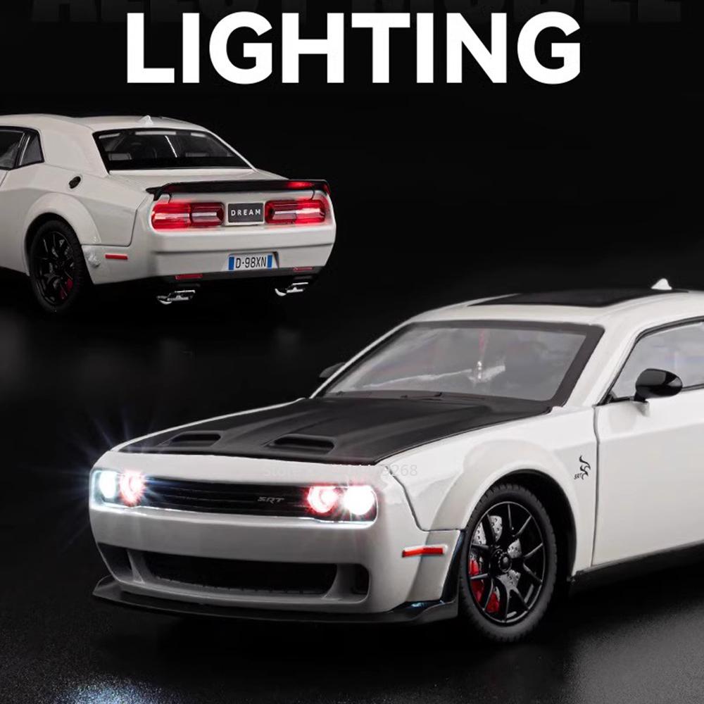 1:24 Scale Challenger Hellcat Charger 1970 Sports Car Model Toy Alloy Diecast Sound Light Pull Back Vehicle for Kids Presents
