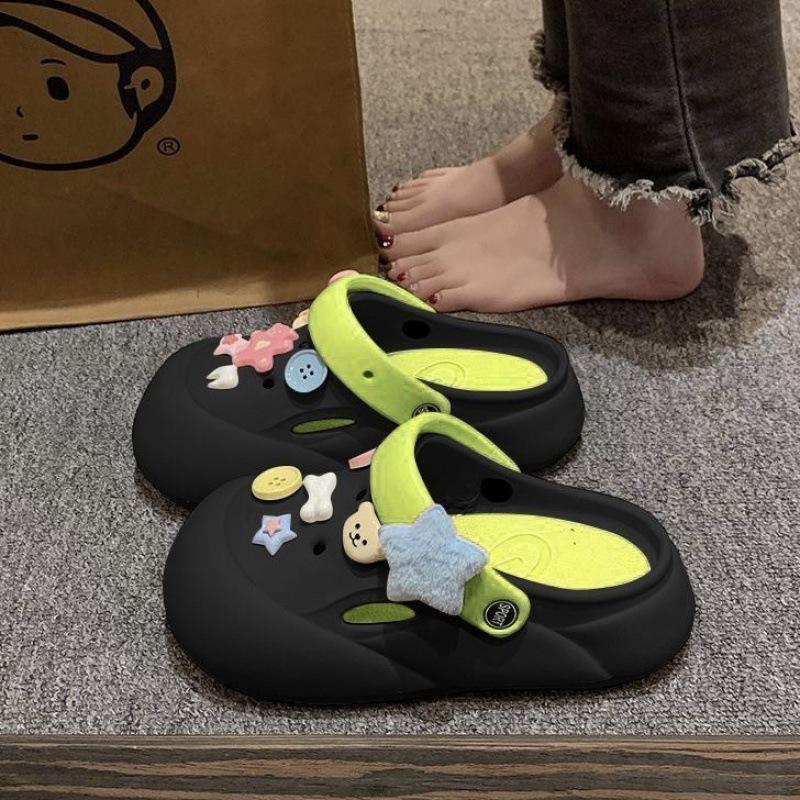 Лето 2023 г. Женские милые тапочки с мультяшным принтом: Сандалии Baotou для улицы и дома