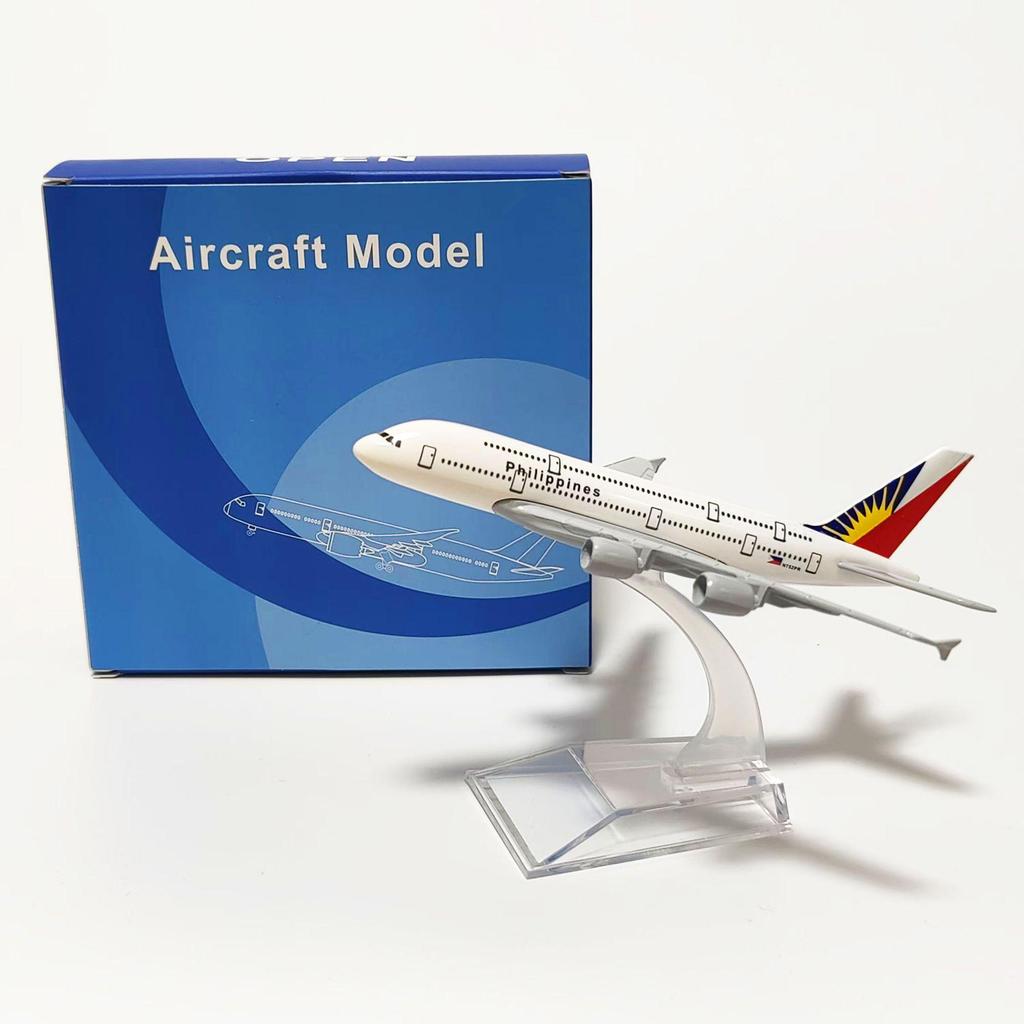 Модели из сплава президентских самолетов: ATR FK50, C919, A350, B747, A320, A330, A380