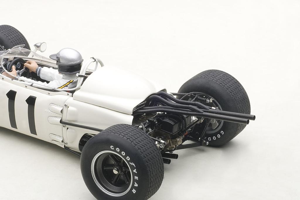 AUTOart Honda RA272 F1 1965 Mexico GP Winner фигурка 1/18 #11 (Ричи Гинтер/драйвер включен)
