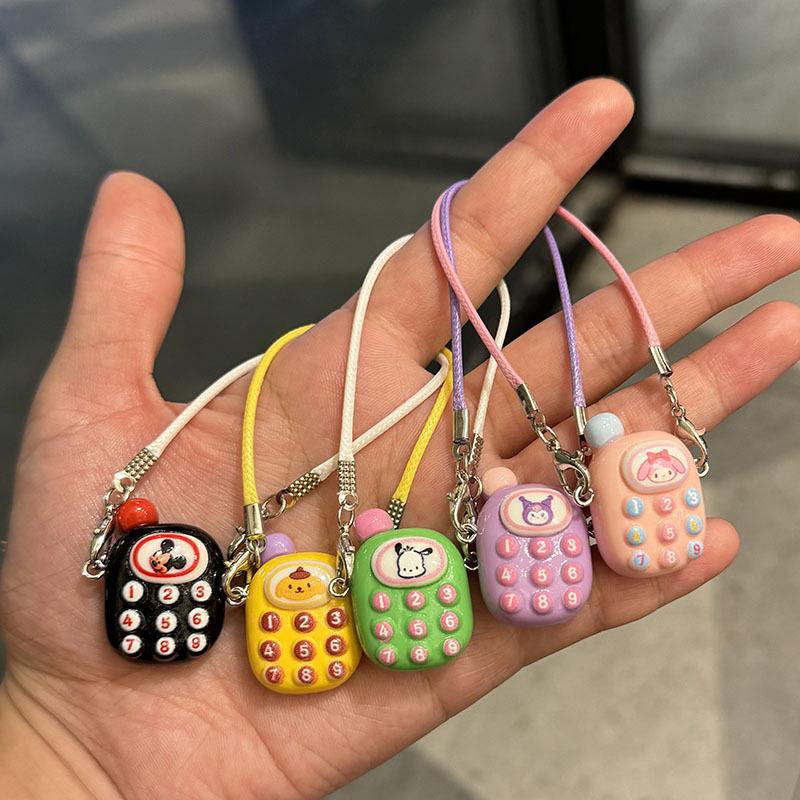 Sanrio Мини DIY Подвеска для мобильного телефона Кукольный домик Подвеска Наряжаемая Плюшевая игрушка Для кук Labubu Аксессуары для кукольного домика Подвесные аксессуары на шею для кукольного домика