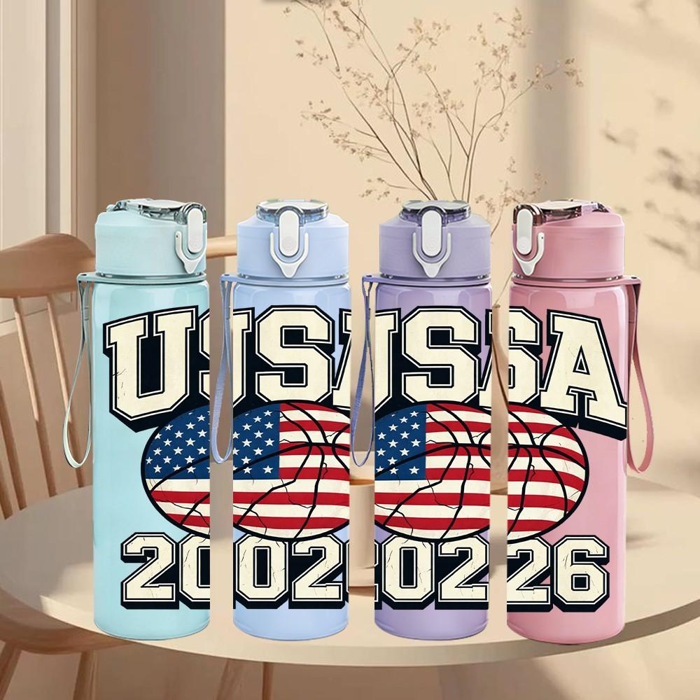 1PC USA 2026 Flag Badge Art Print 750ml Color Plastic Sports Water Bottle Leakproof Flip Straw Lid Suitable for Sports Office Home Use
