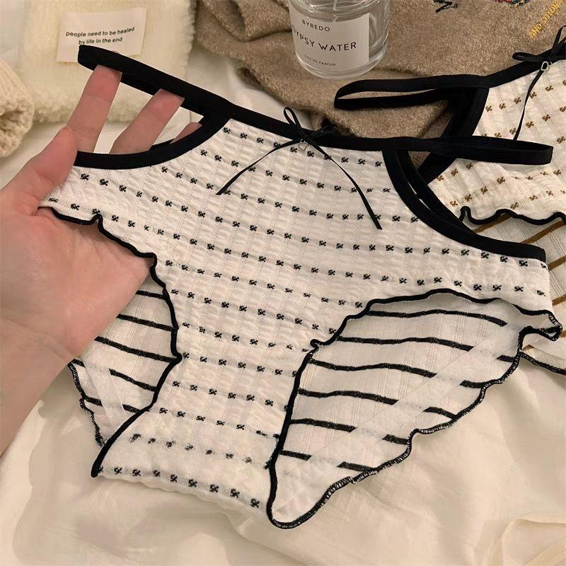 Japanese Striped Hollow Underwear for Girls Pure Cotton Cotton Crotch Antibacterial Autumn and Winter Sexy Triangle Underwear