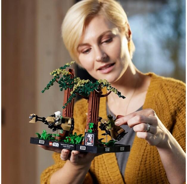 LEGO Star Wars 75353 Диорама: Преследование на боевом корабле по Эндору