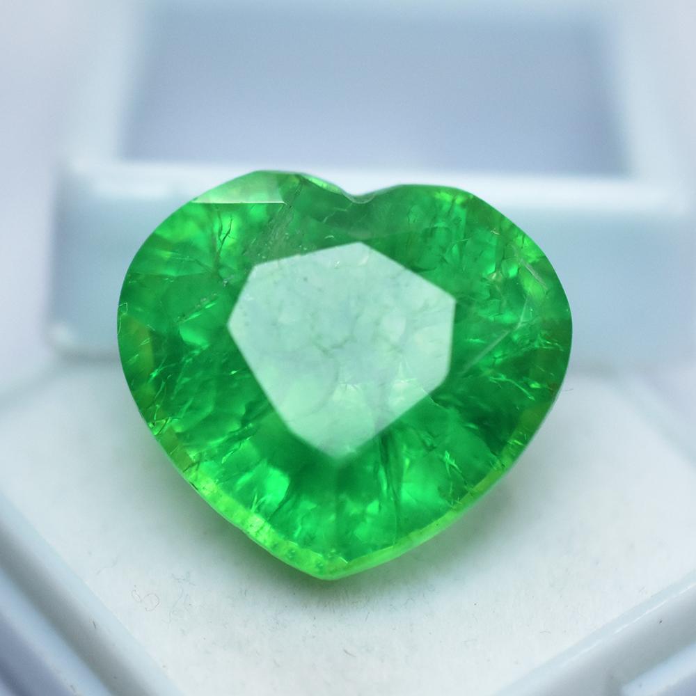 Natural Green Emerald Loose Gemstone 20.90 ct Heart Shape for Jewelry Making and Gem Collections