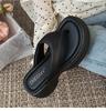 Internet Celebrity Black Non-slip Thick-soled Flip-flops Women's Summer Wear 2025 New Super Fire Versatile Beach Cool Slippers