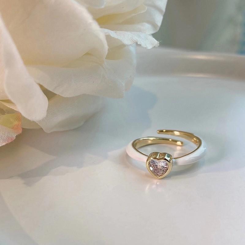 Shape Fashionable Heart Copper Ring For Women With Adjustable Fit And Unique Style