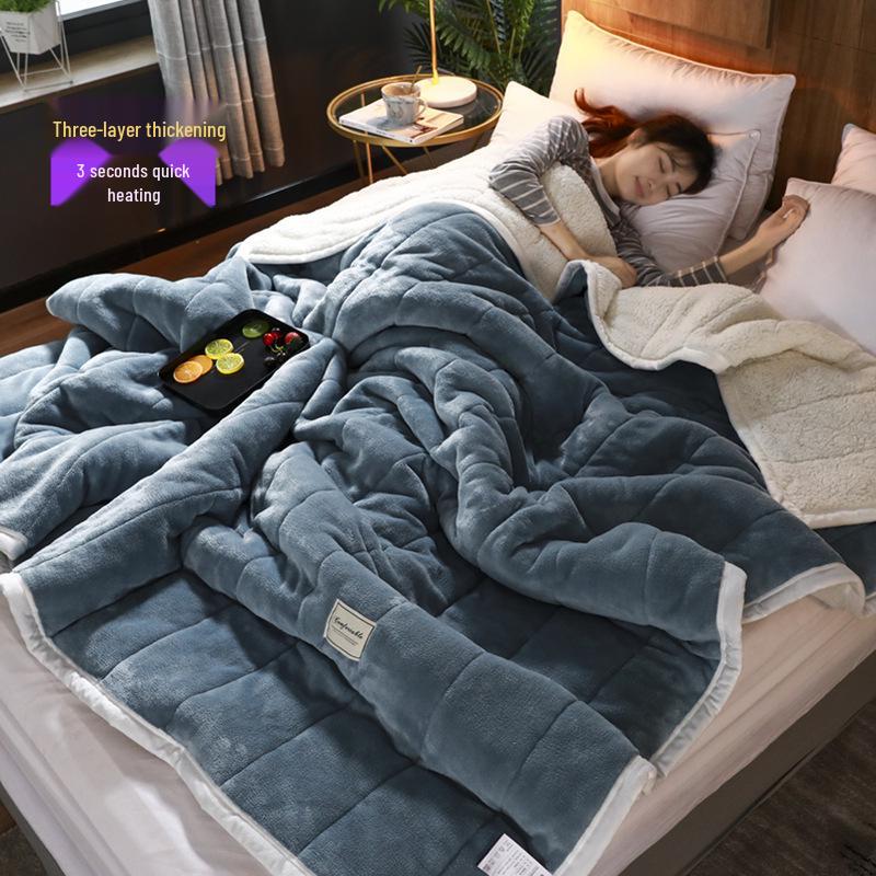 Cozy Three-Layer Flannel and Sherpa Blanket for Autumn and Winter