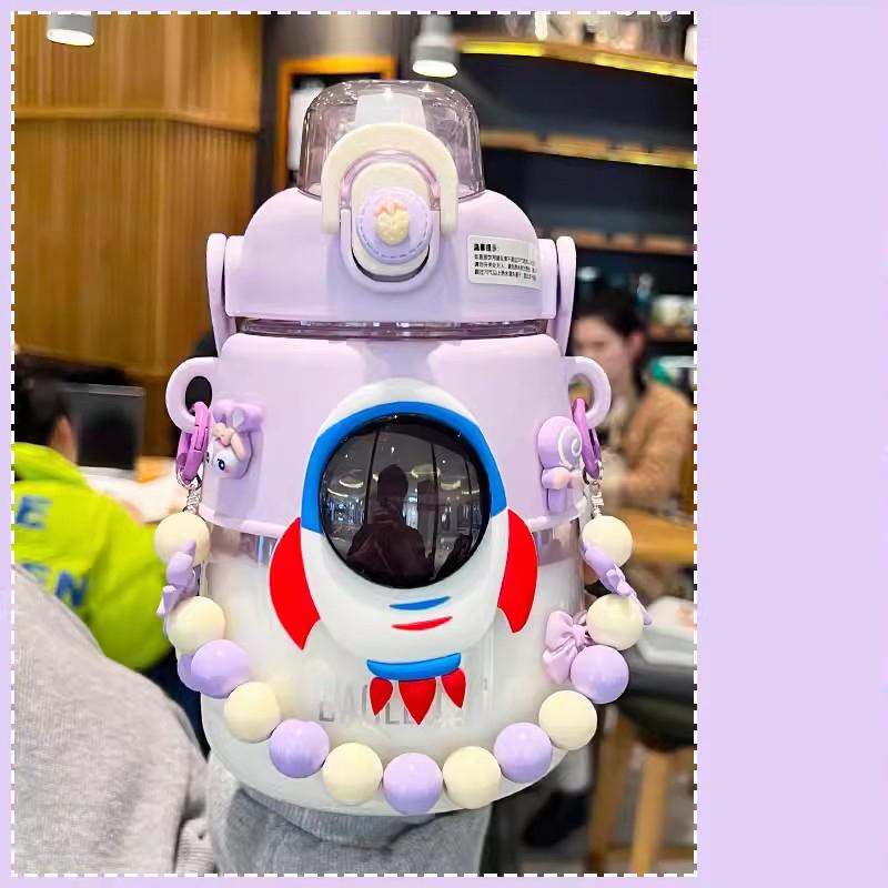 Кавайная бутылка для воды «Космонавт» с 3D наклейками и трубочкой, не содержит БФА, милая, 1300 мл, большая, пластиковая, для сока, чая, для спортзала, для путешествий, бутылка для напитков